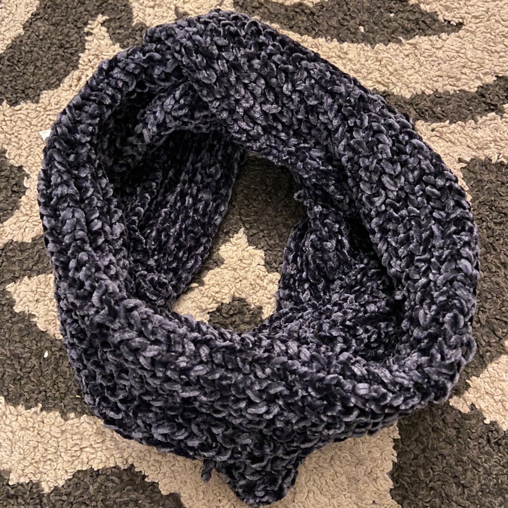 american eagle scarf